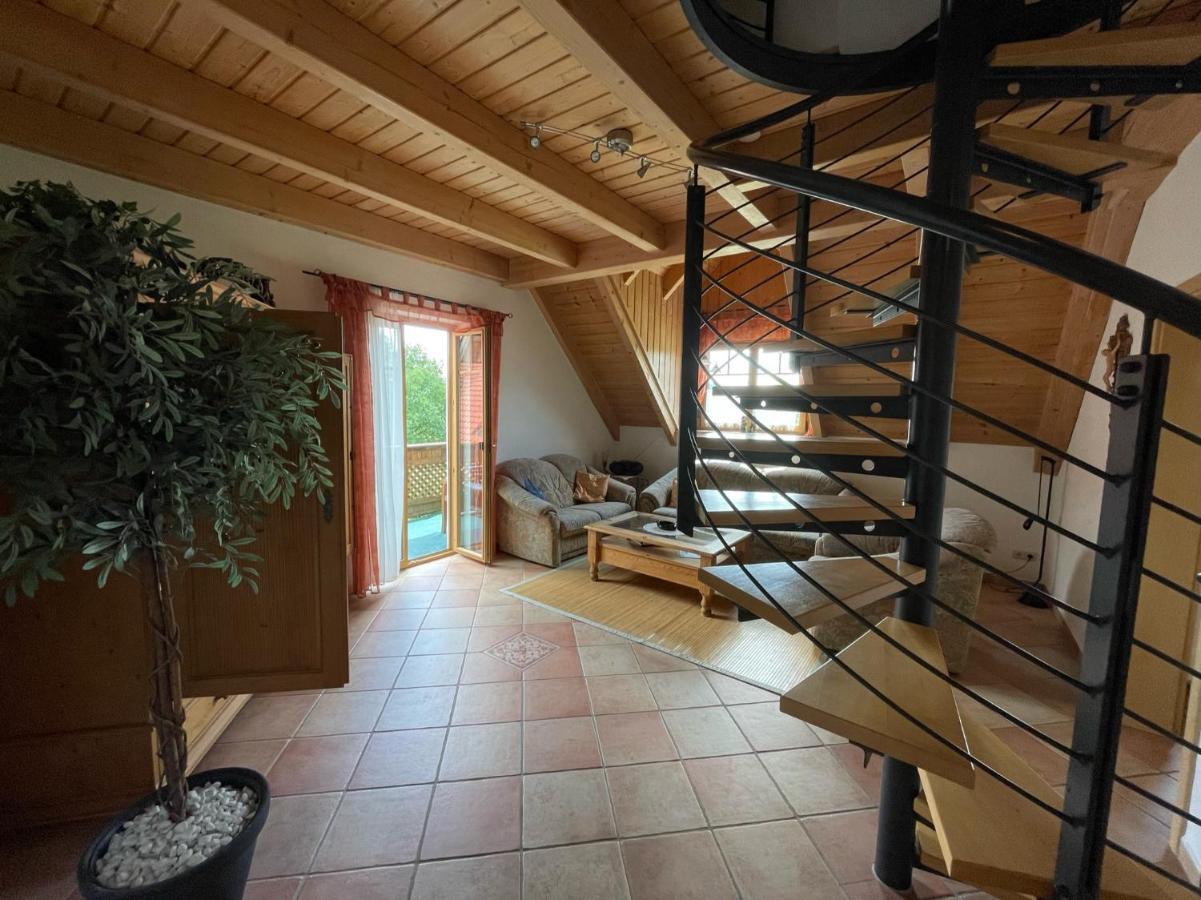 Ferienwohnungen Am Kirchberg Kapplblick Neualbenreuth Eksteriør bilde